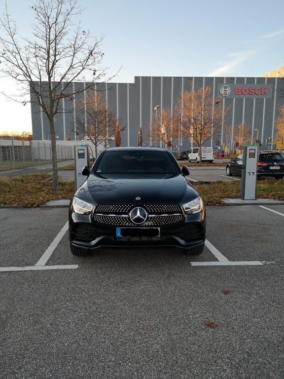 Schwarz Gebraucht 2021 Mercedes GLC300e AMG line Coupé | 45.000 € (Guter Preis) - Bild 1/4