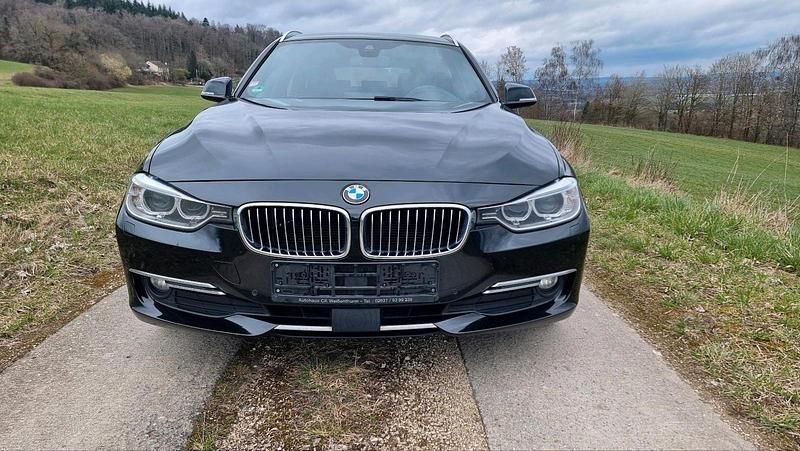 Gebraucht BMW 320 Luxury Line 184 PS (135 kW) 2015 Schwarz Kombi