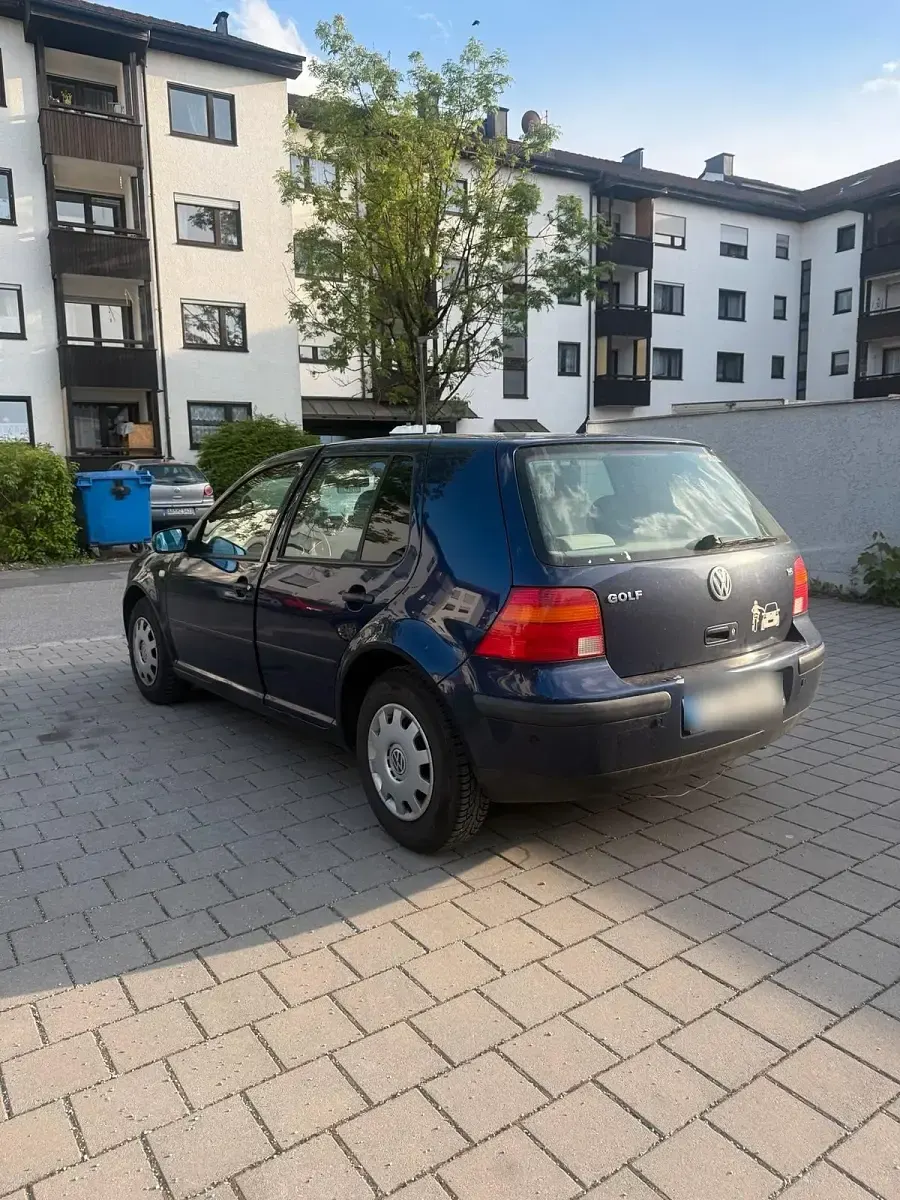 Używany VW Golf III 101 KM (74 kW) 1999 Niebieski Sedan/Limuzyna
