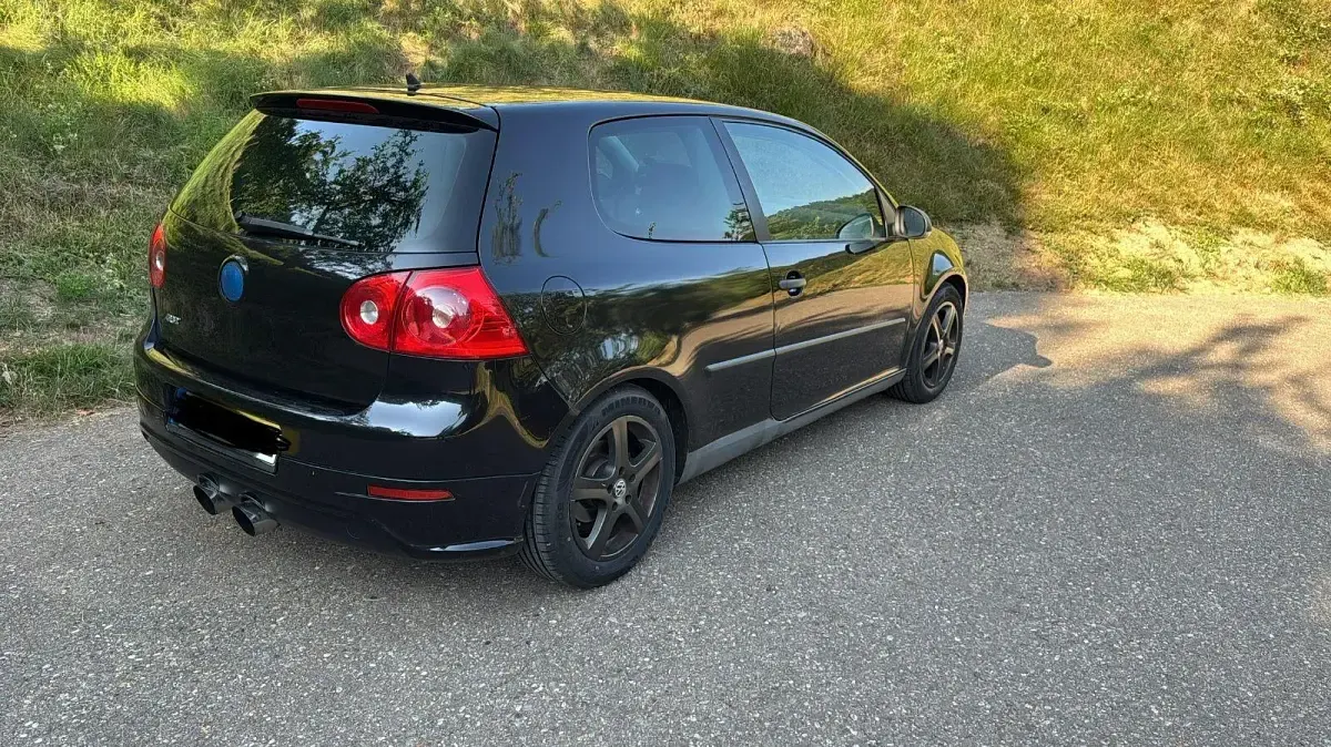 Gebraucht VW Golf V R 100 PS (73 kW) 2007 Schwarz Kleinwagen
