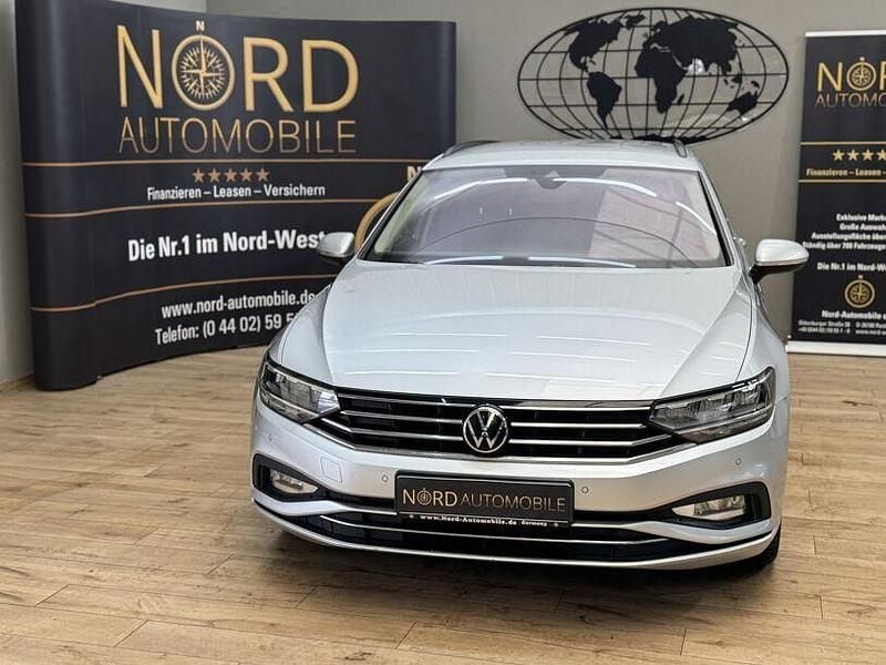 Reflexsilber metallic (metallic) Gebraucht 2020 VW Passat Kombi | 18.989 € (Guter Preis) - Bild 1/3