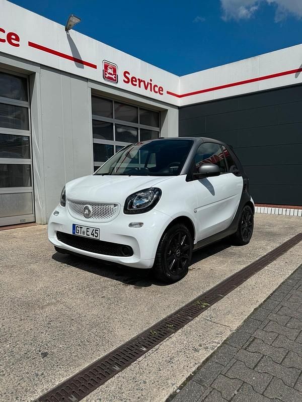 Weiß Gebraucht 2016 Smart ForTwo Cabrio Cabrio | 12.300 € (Fairer Preis) - Bild 1/4