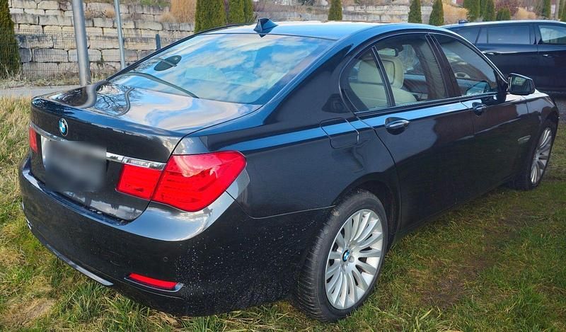 Gebraucht BMW 730 245 PS (180 kW) 2009 Schwarz Limousine