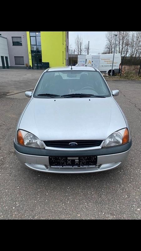 Gebraucht Ford Fiesta 60 PS (44 kW) 2002 Silber Kleinwagen