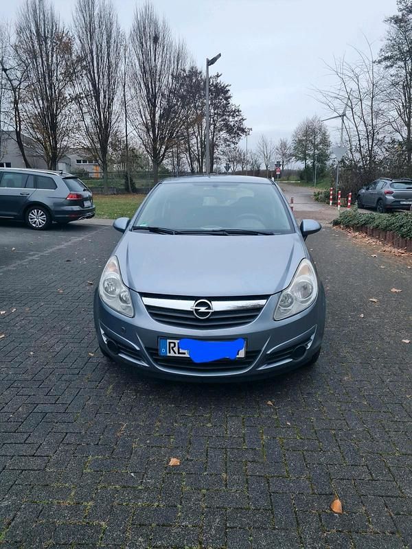 Grau Gebraucht 2008 Opel Corsa Kleinwagen | 2.000 € (Etwas zu teuer) - Bild 1/4