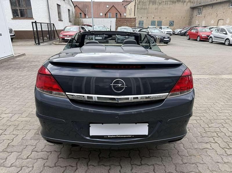Gebraucht Opel Astra Cabriolet Cosmo 179 PS (131 kW) 2007 Metro m2 Cabrio
