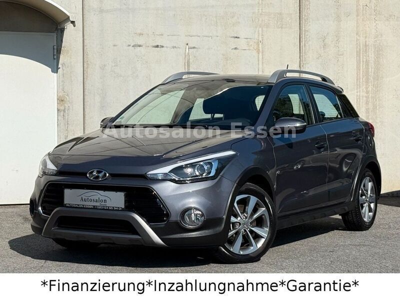 Grau Gebraucht 2017 Hyundai i20 Active Limousine | 12.490 € (Fairer Preis) - Bild 1/4