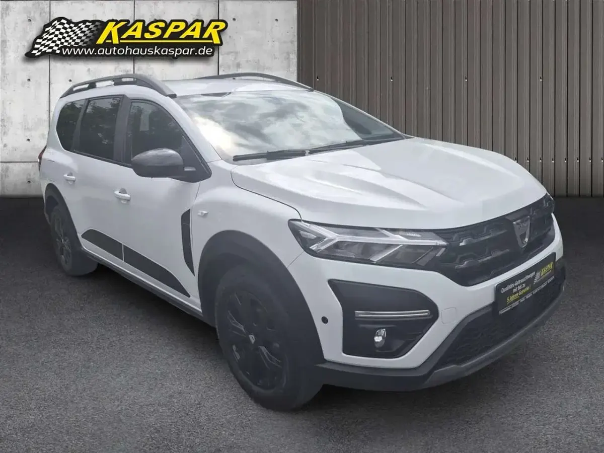 Gebraucht Dacia Jogger Extreme 101 PS (74 kW) 2023 Weiß Van / Kleinbus