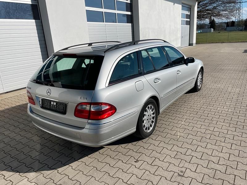 Gebraucht Mercedes E220 Elegance 150 PS (110 kW) 2004 Kombi
