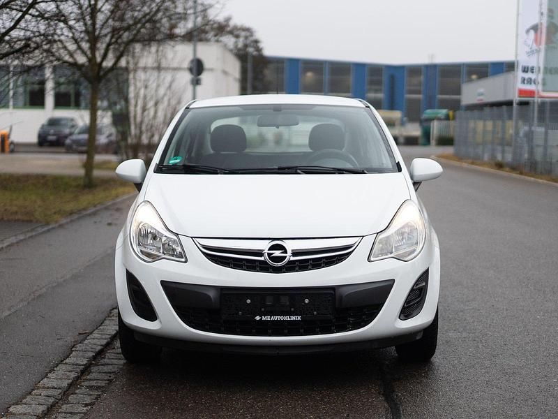 Gebraucht Opel Corsa Selection 101 PS (74 kW) 2012 Weiß Kleinwagen