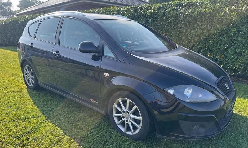 Schwarz Gebraucht 2012 Seat Altea XL Style Van / Kleinbus | 2.849 € (Fairer Preis) - Bild 1/4