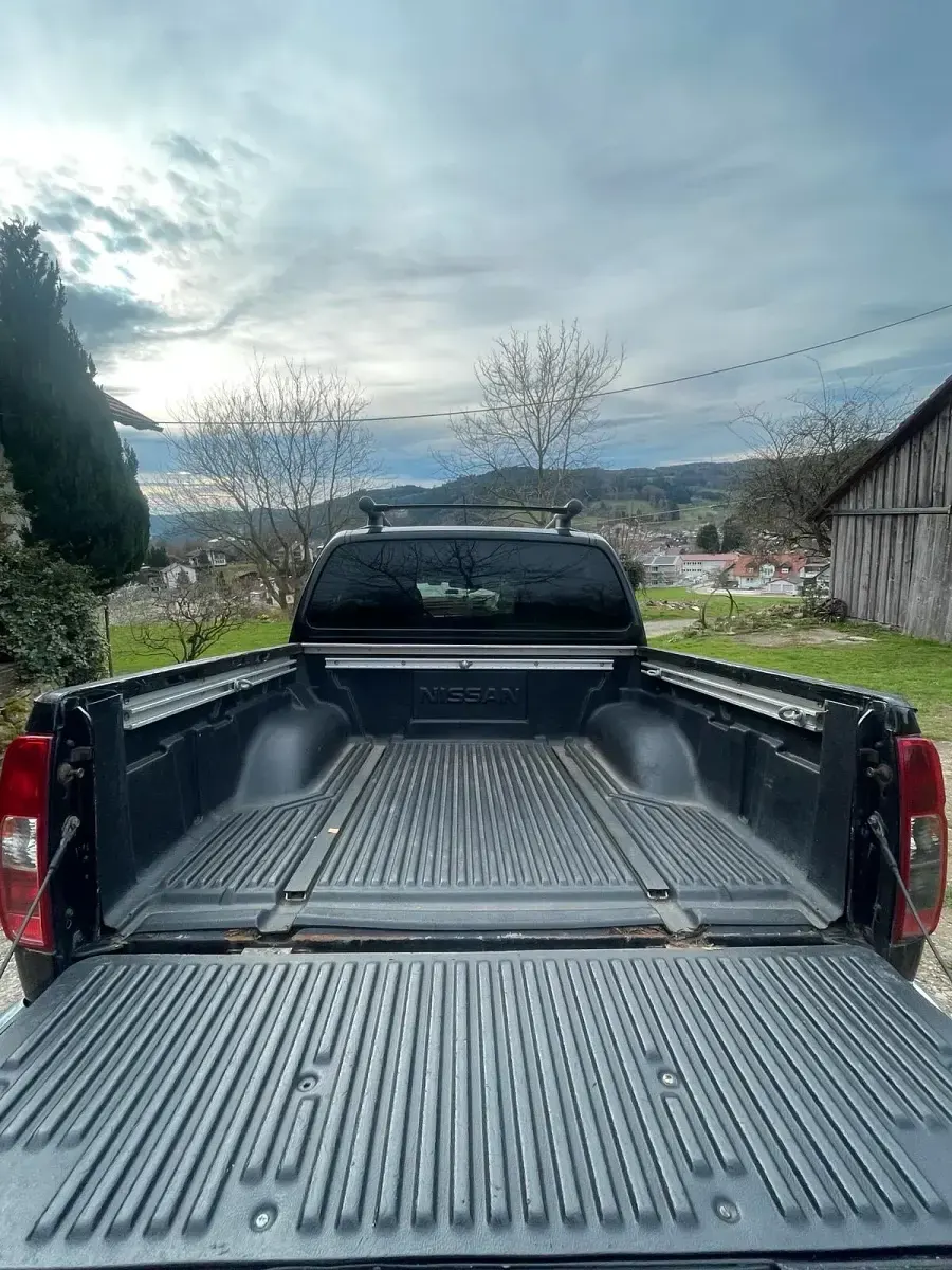 Gebraucht Nissan Navara 170 PS (125 kW) 2006 Schwarz Pickup