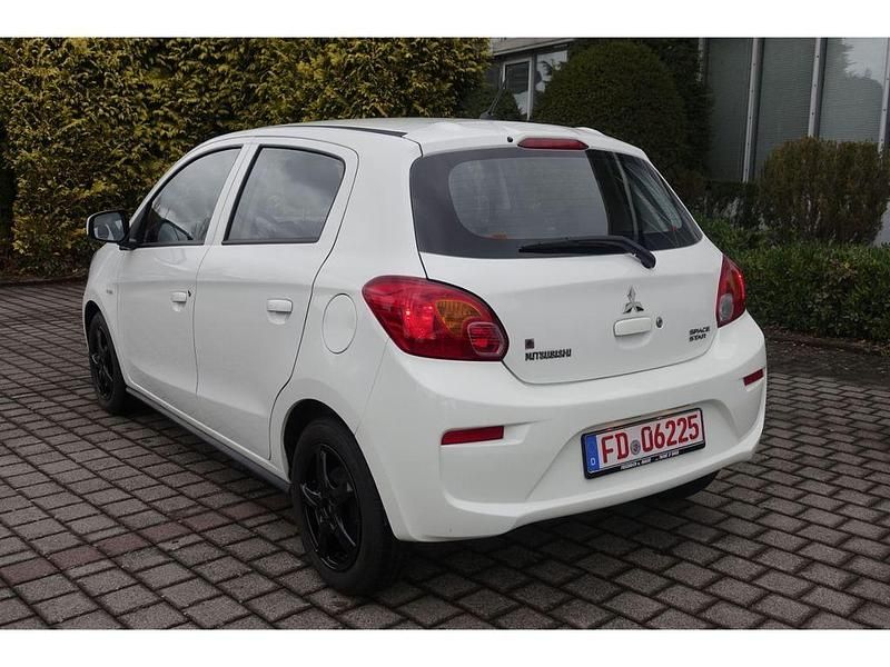 Gebraucht Mitsubishi Space Star Basis 71 PS (52 kW) 2016 S) (weiss Kleinwagen