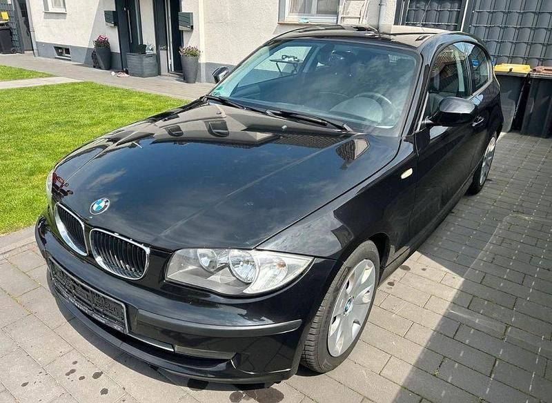Second-hand BMW 116 116 CP (85 kW) 2010 Negru Hatchback