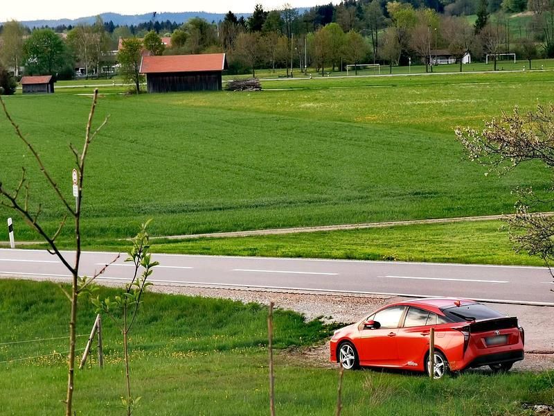 Gebraucht Toyota Prius Executive 122 PS (89 kW) 2017 Rot Limousine