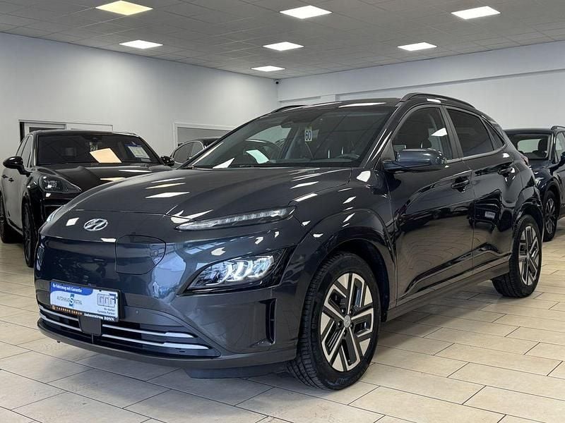 Gebraucht Hyundai Kona Trend 100 kW (136 PS) 2023 Grau SUV