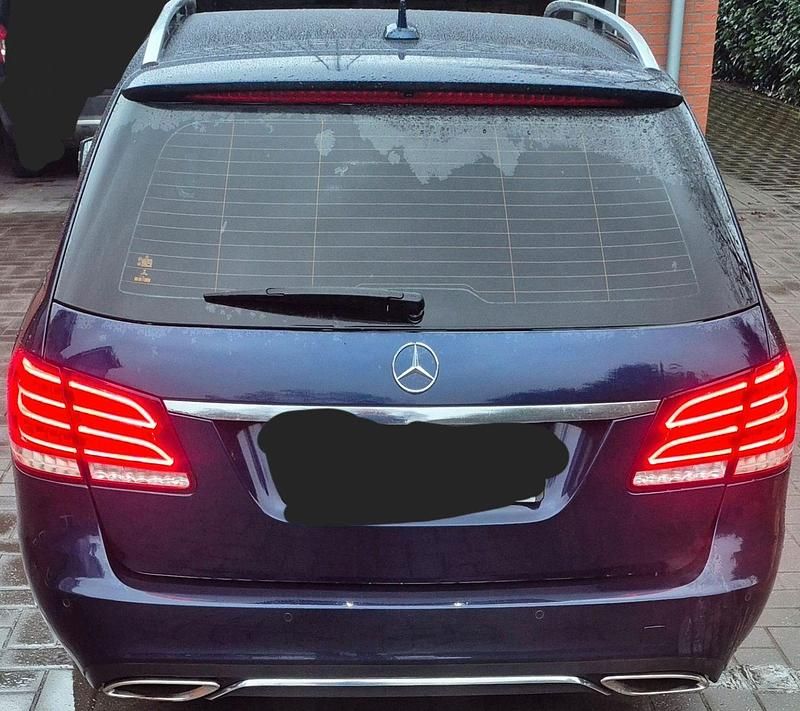 Gebraucht Mercedes E350 252 PS (185 kW) 2013 Blau Kombi
