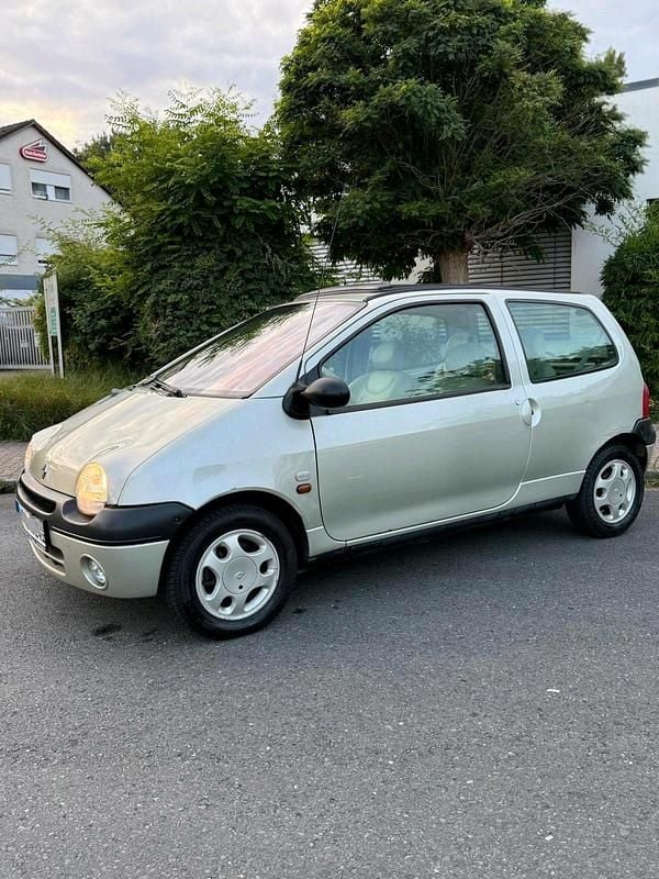 Gold Gebraucht 1999 Renault Twingo Kleinwagen | 2.350 € - Bild 1/4