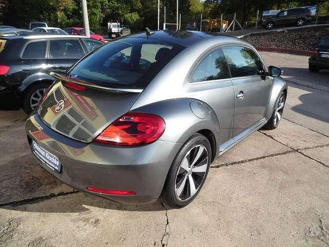 Gebraucht VW Beetle Design 160 PS (117 kW) 2013 Platinum grey metallic (metallic) Kleinwagen