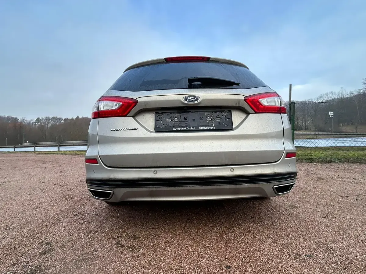 Gebraucht Ford Mondeo Titanium 210 PS (154 kW) 2015 Grau Limousine