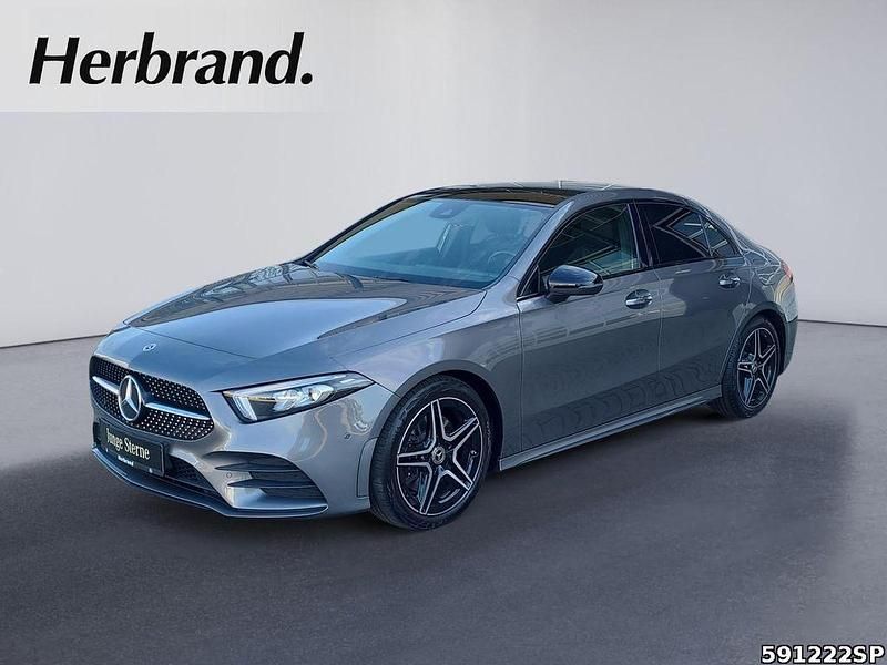 Metalliclack mountaingrau Gebraucht 2022 Mercedes A220 AMG Limousine | 33.890 € (Etwas zu teuer) - Bild 1/4