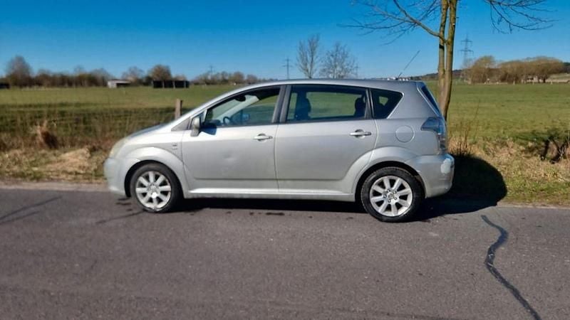 Gebraucht Toyota Corolla Verso 129 PS (94 kW) 2005 Silber Van / Kleinbus