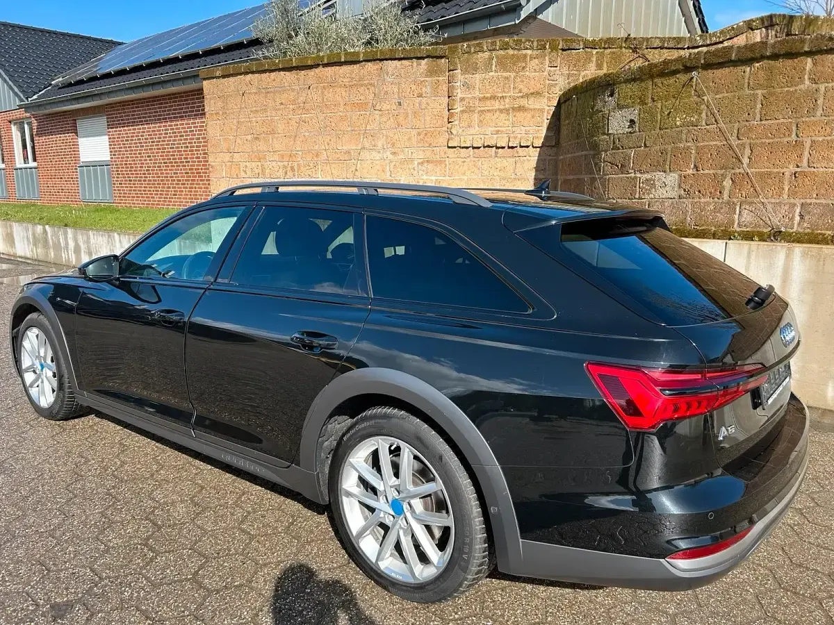 Używany Audi A6 Allroad 245 KM (180 kW) 2021 Czarny Kombi