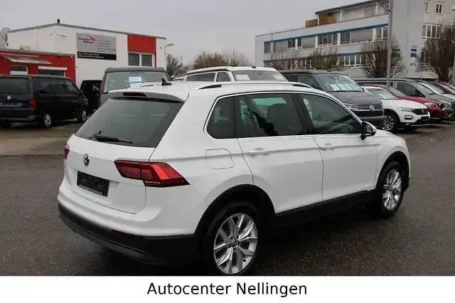 Gebraucht VW Tiguan Highline 150 PS (110 kW) 2020 Pure white SUV