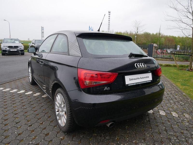 Second-hand Audi A1 Ambition 86 CP (63 kW) 2011 Negru Hatchback