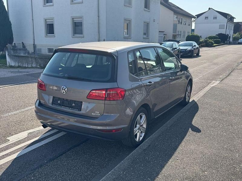 Gebraucht VW Golf VII Comfortline 110 PS (80 kW) 2016 Grau Limousine