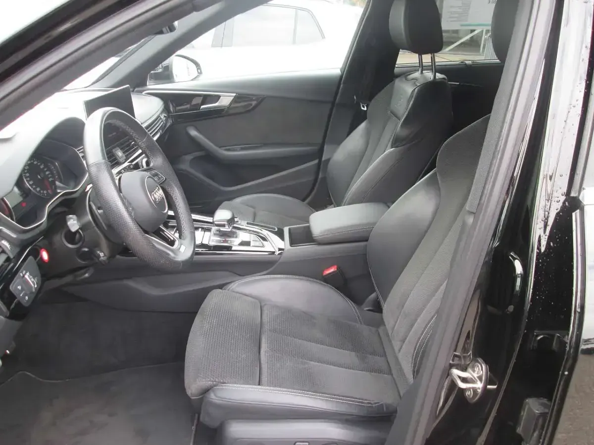Gebraucht Audi A4 Advanced 204 PS (150 kW) 2021 Brillantschwarz Kombi