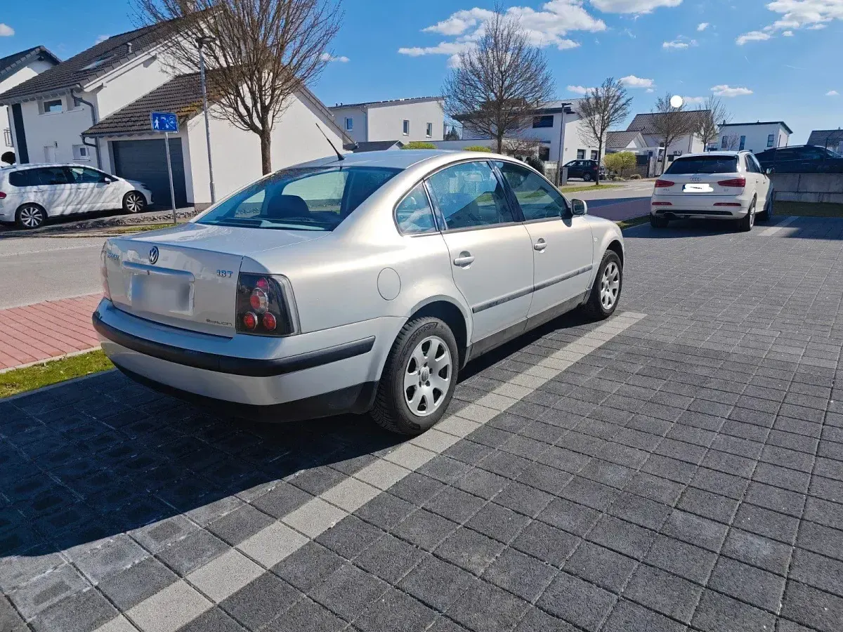 Gebraucht VW Passat 150 PS (110 kW) 2000 Grau Limousine