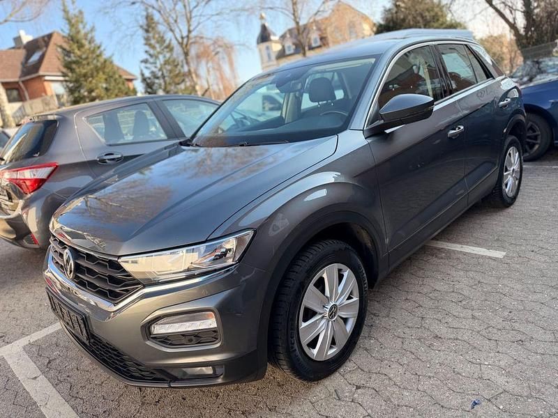 Gebraucht VW T-Roc Basis 116 PS (85 kW) 2022 Grau SUV