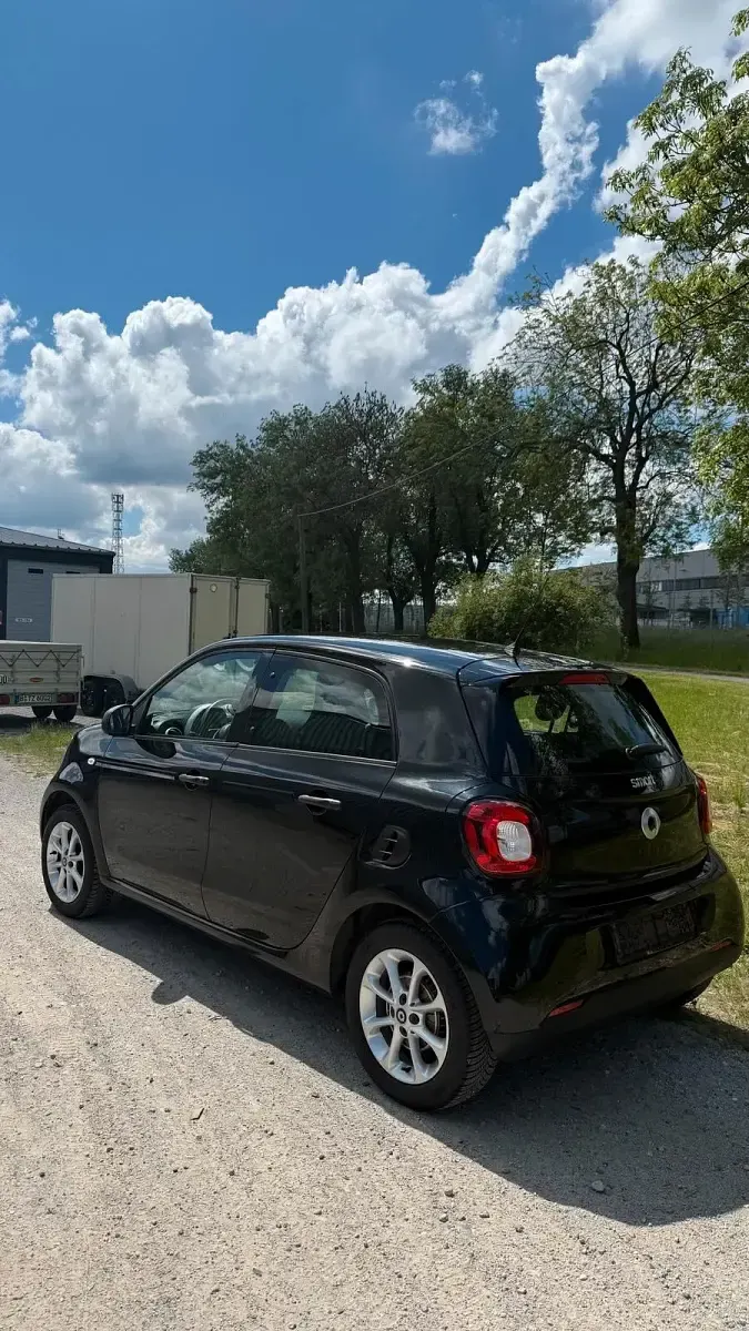 Gebraucht Smart ForFour 71 PS (52 kW) 2016 Schwarz Kleinwagen
