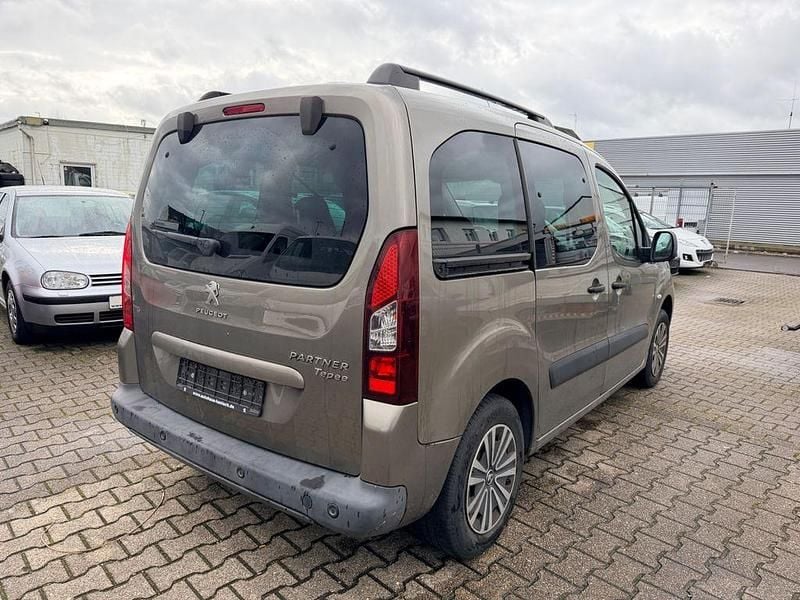 Gebraucht Peugeot Partner Tepee Active 114 PS (83 kW) 2014 Van / Kleinbus
