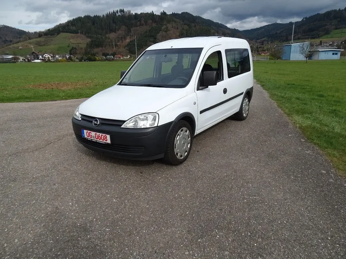 Gebraucht Opel Combo 94 PS (69 kW) 2008 Weiß Van / Kleinbus