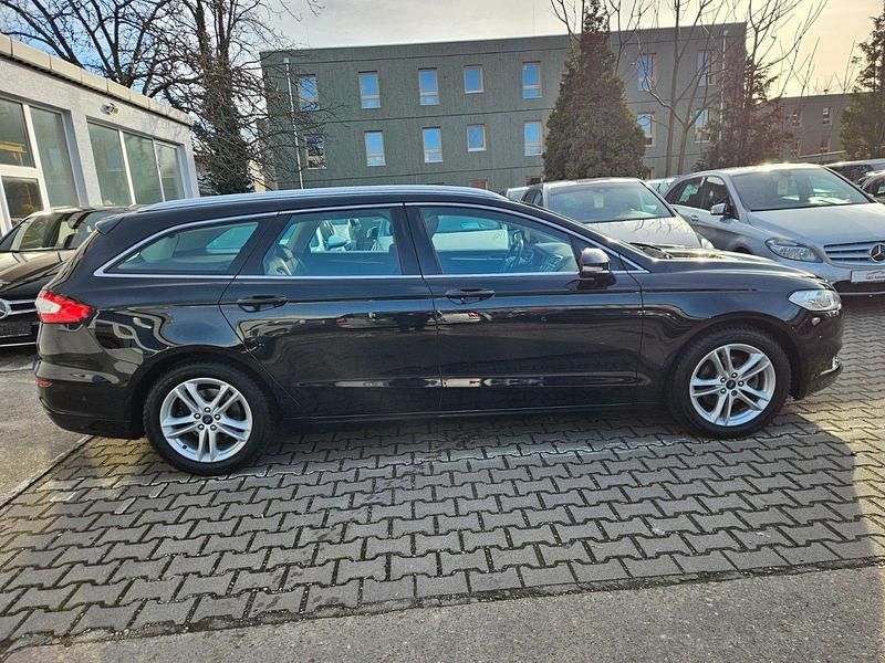 Gebraucht Ford Mondeo Titanium 116 PS (85 kW) 2015 Schwarz Kombi