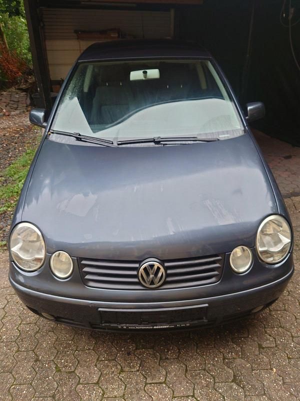 Grau Gebraucht 2004 VW Polo Kleinwagen | 850 € (Guter Preis) - Bild 1/4