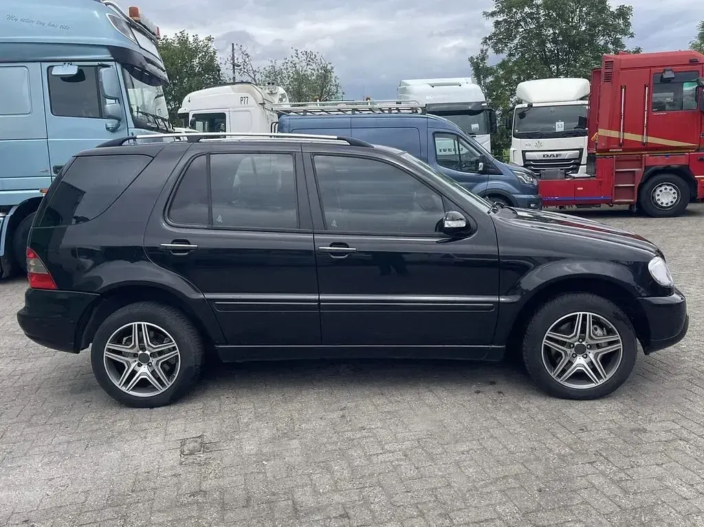 Gebraucht Mercedes ML350 235 PS (172 kW) 2004 Schwarz SUV