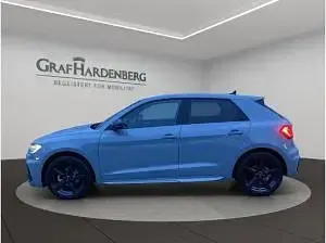 Neu Audi A1 116 PS (85 kW) 2026 Grau (pfeilgrau perleffekt) SUV