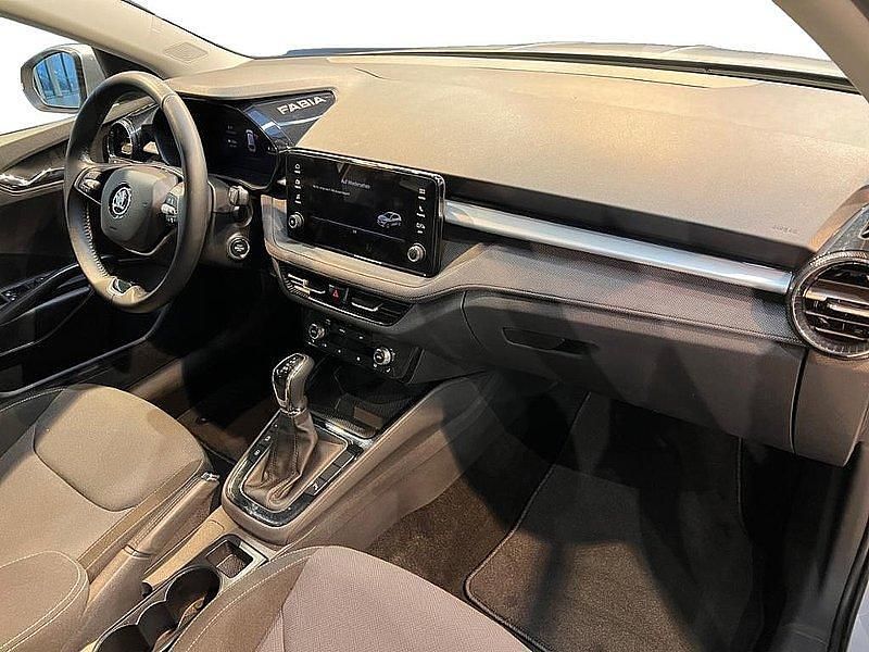 Gebraucht Skoda Fabia Selection 116 PS (85 kW) 2024 Brilliantsilber metallic Kleinwagen