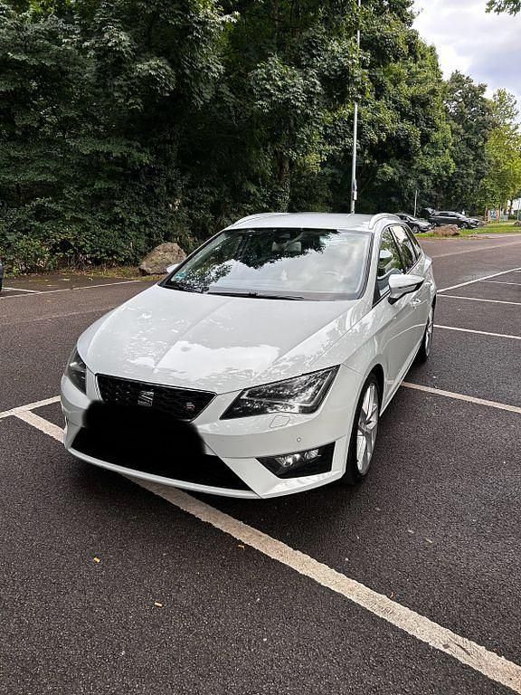 Weiß Gebraucht 2014 Seat Leon ST FR Kombi | 6.000 € (Guter Preis) - Bild 1/4