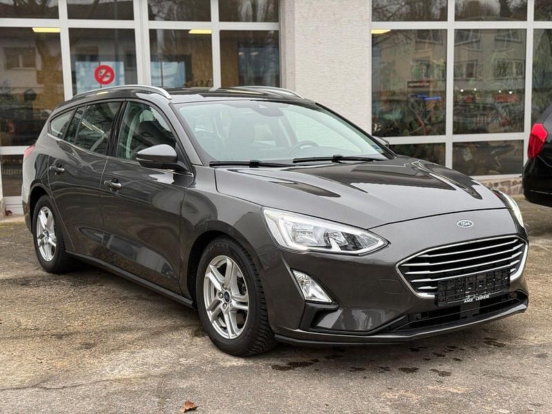 Grau Gebraucht 2019 Ford Focus Kombi | 12.900 € (Superpreis) - Bild 1/4