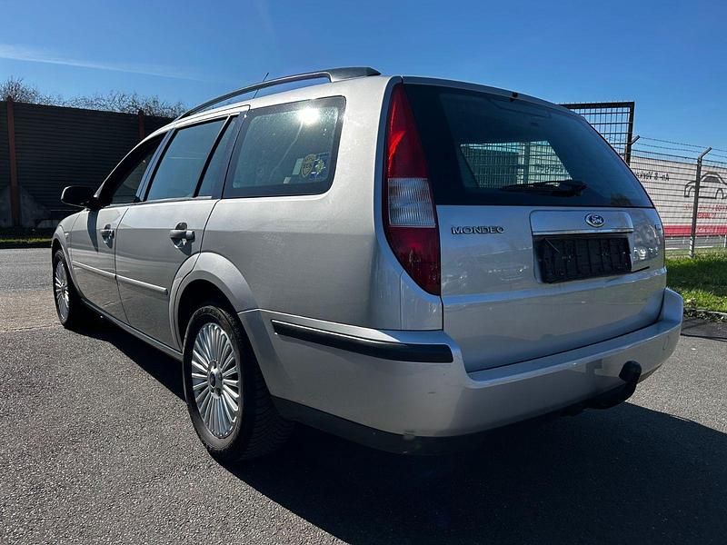 Gebraucht Ford Mondeo Ghia 131 PS (96 kW) 2005 Silber Kombi