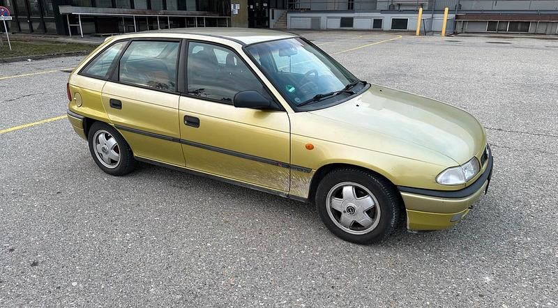 Gebraucht Opel Astra 101 PS (74 kW) 1998 Gelb Kombi