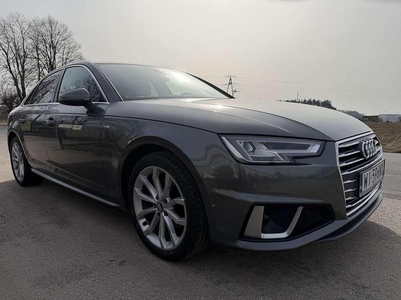 Gebraucht Audi A4 Comfort 190 PS (139 kW) 2019 Grau Limousine