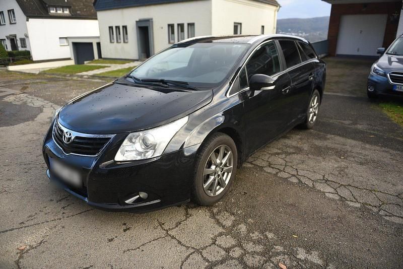 Schwarz Gebraucht 2010 Toyota Avensis T2 Kombi | 5.850 € (Fairer Preis) - Bild 1/4
