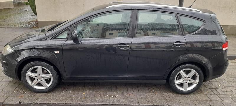 Gebraucht Seat Altea XL 105 PS (77 kW) 2012 Schwarz Van / Kleinbus