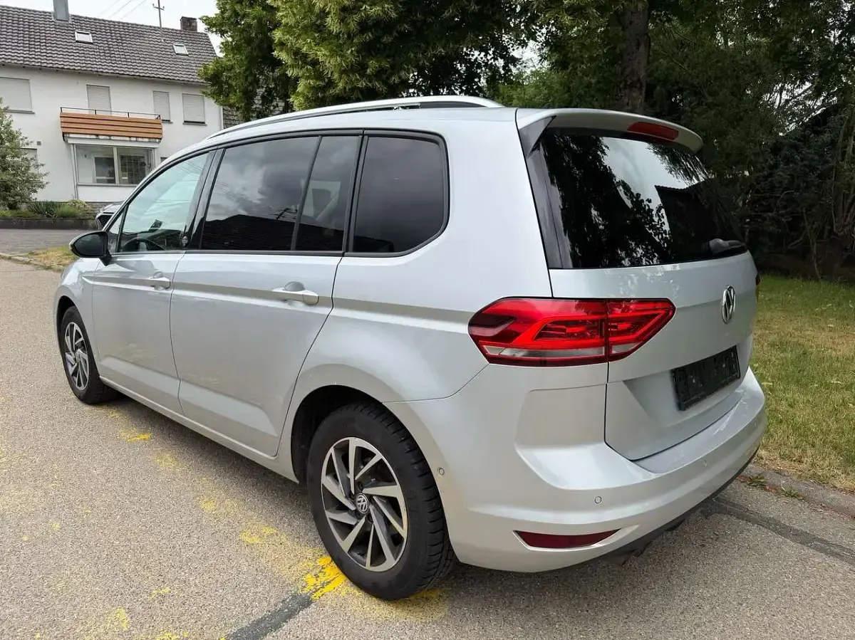 Gebraucht VW Touran Sound 150 PS (110 kW) 2017 Reflexsilber metallic Van / Kleinbus