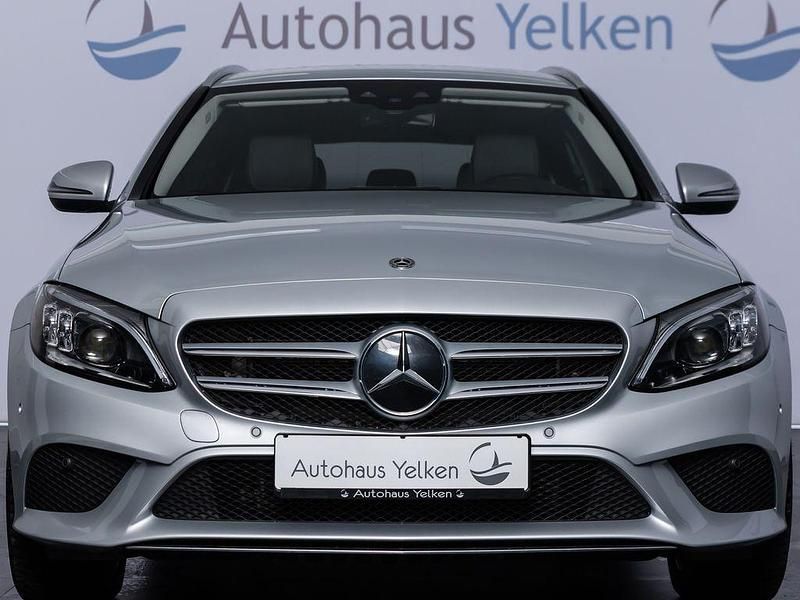 Gebraucht Mercedes C300e Avantgarde 306 PS (225 kW) 2021 Silber Limousine